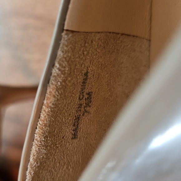 Ann Taylor Taupe Patent Leather Heels - 3.5" Round Toe, Size 7.5M - Picture 14 of 16